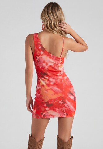IZIA - Vestido em vermelho