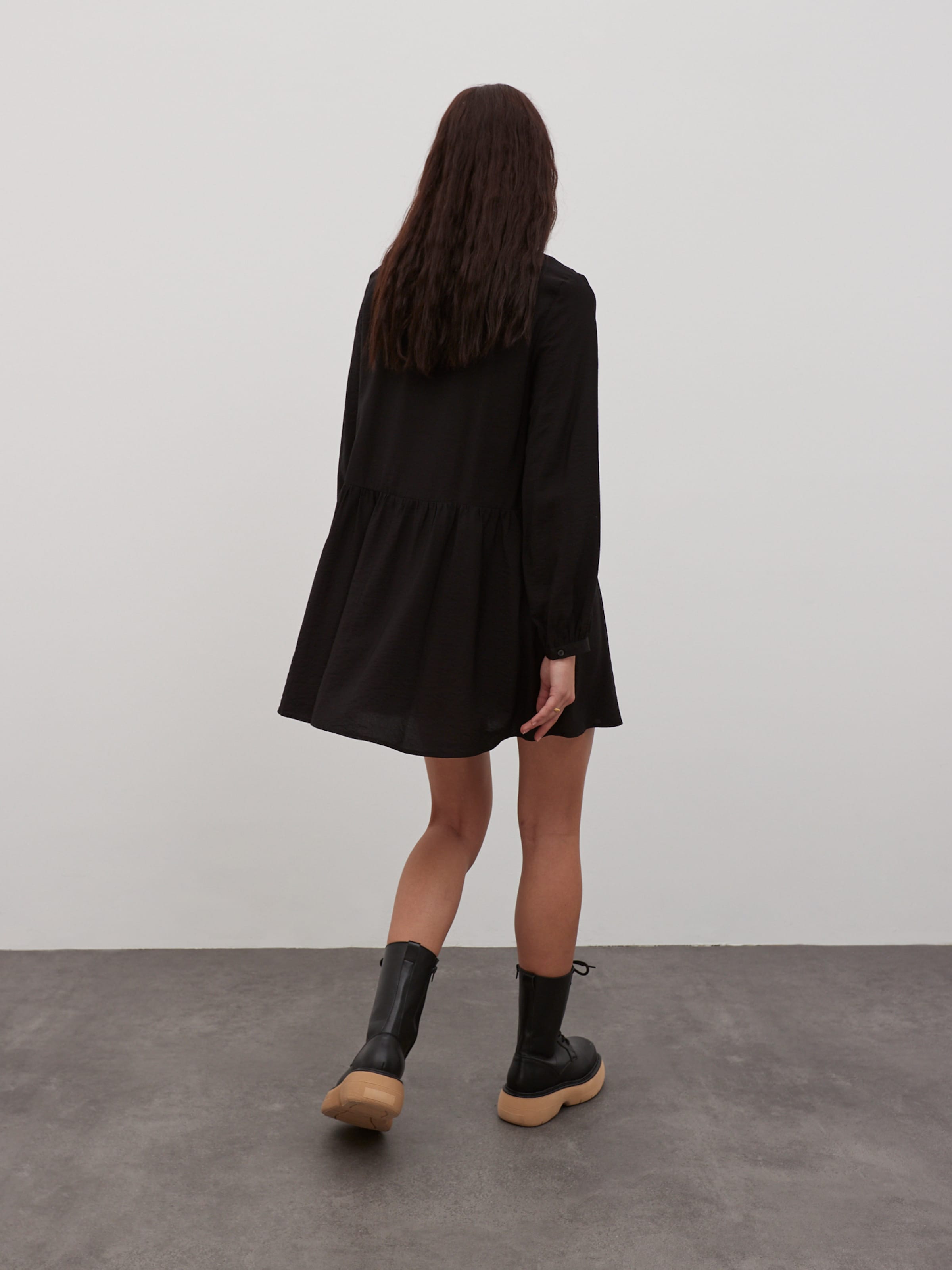 Frauen Kleider EDITED Kleid 'Jenni' in Schwarz - DQ82027