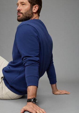 Man's World Sweatshirt in Blue