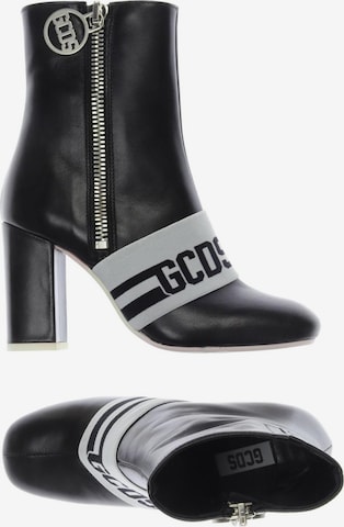 GCDS Stiefelette 36 in Schwarz: Vorderseite