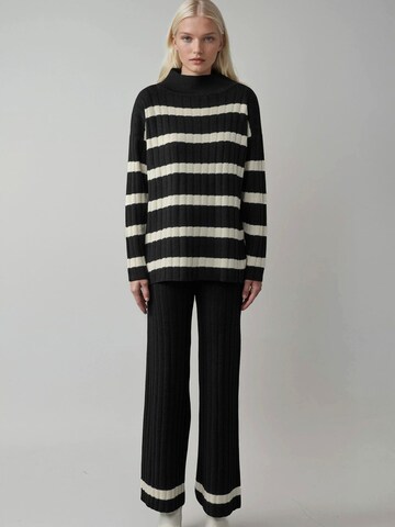 Completo pantalone di My fashion in nero: frontale