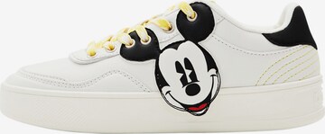 Desigual Sneakers in White: front