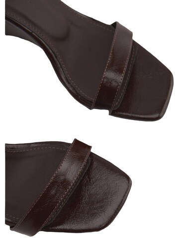 Limoya Sandal 'Novah' in Brown