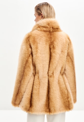 CESARE GASPARI Wintermantel in Beige