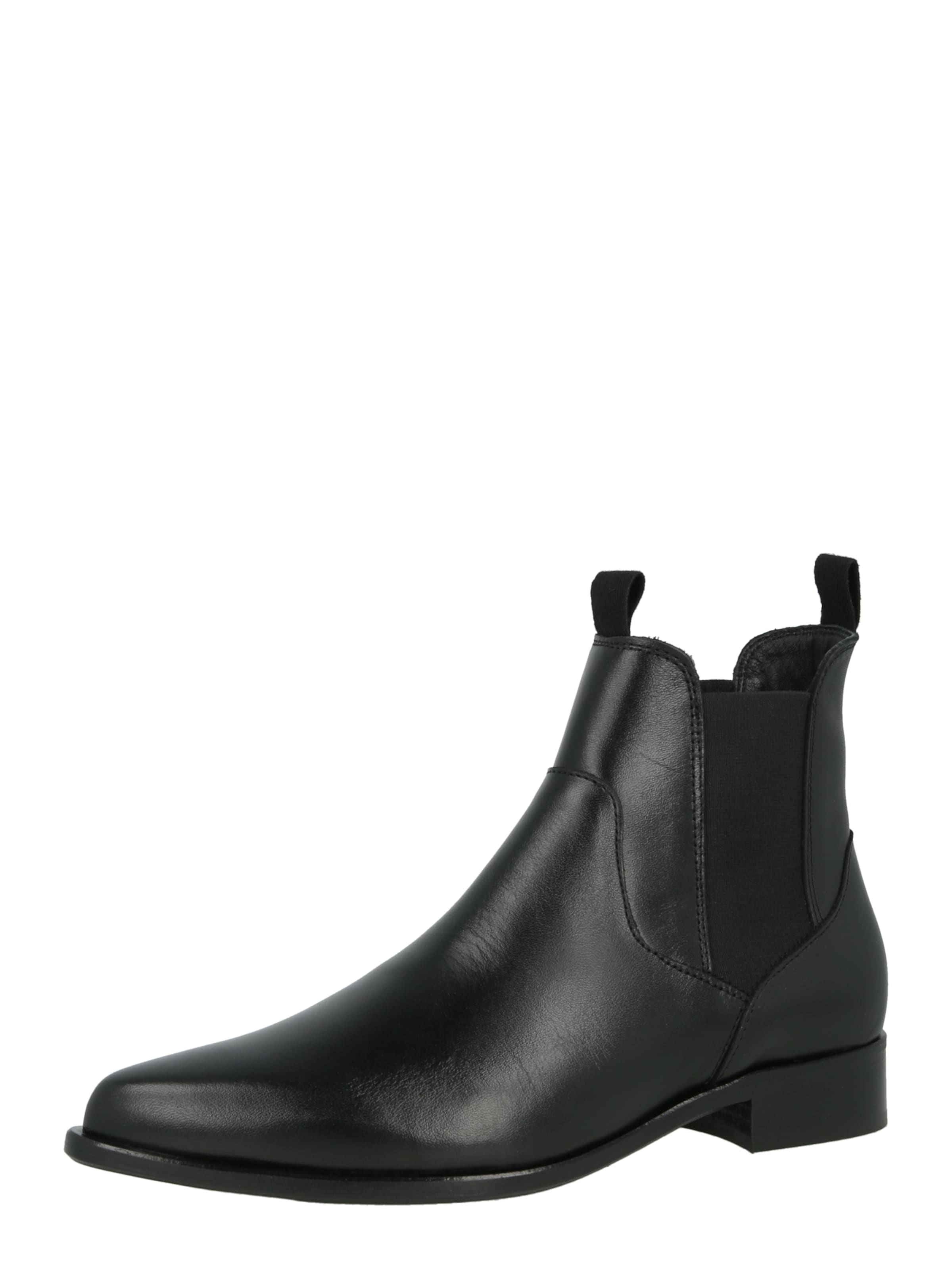 & Other Stories Chelsea boots in Black: front