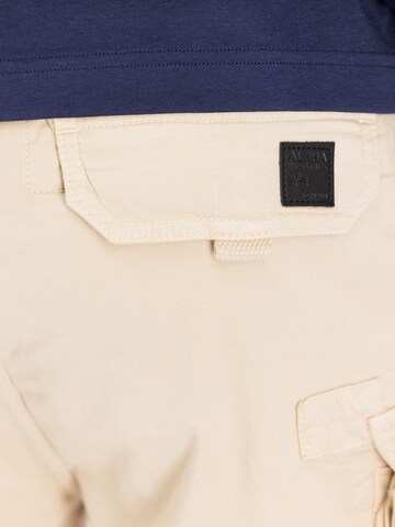 ALPHA INDUSTRIES Regular Shorts in Weiß