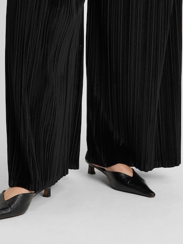 Guido Maria Kretschmer Curvy - Pierna ancha Pantalón 'Felicitas' en negro
