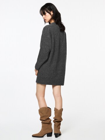Pull&Bear Kleid in Grau