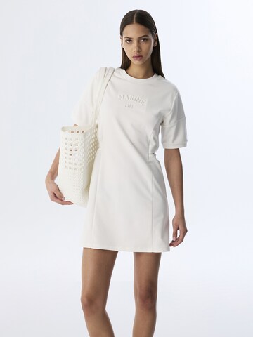 Twist Jurk in Beige: voorkant