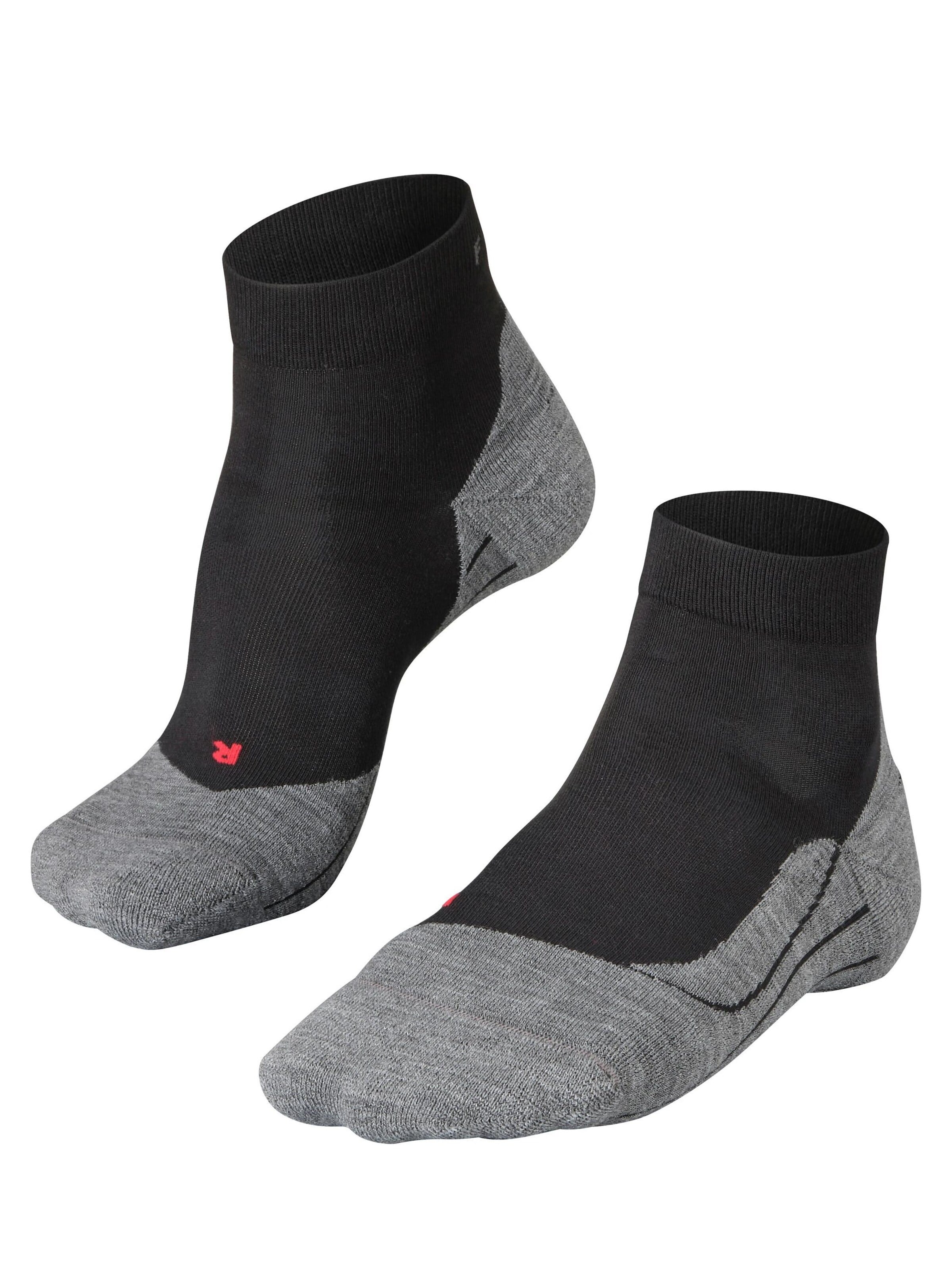 FALKE Athletic Socks 'RU4 Endurance Short' in Black: front