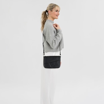 TOM TAILOR DENIM Schoudertas 'Milla' in Zwart