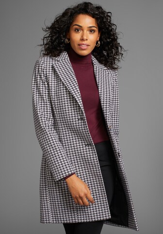 LAURA SCOTT Between-Seasons Coat in Black