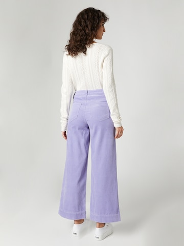 florence by mills exclusive for ABOUT YOU Szeroka nogawka Spodnie 'Dandelion' w kolorze fioletowy