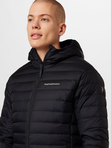 PEAK PERFORMANCE Athletic Jacket in Black