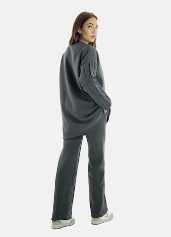 Abito da casa di Elara in grigio