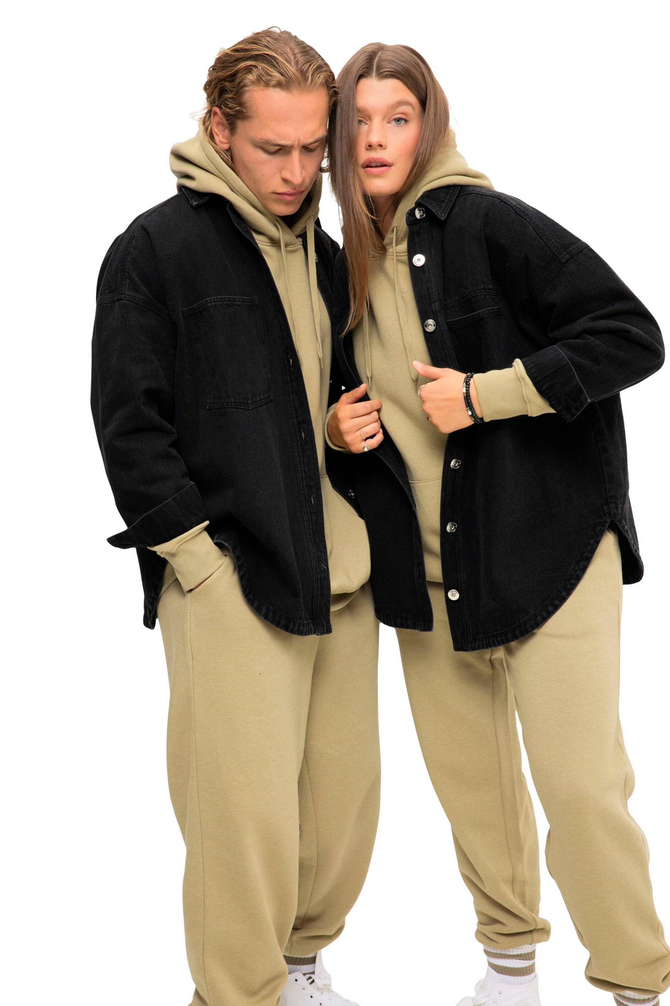 Studio Untold Comfort Fit Hemd in Schwarz: Vorderseite