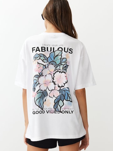 T-shirt Trendyol en beige : devant