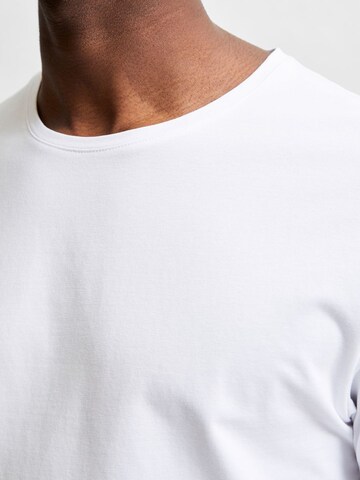 T-Shirt SELECTED HOMME en blanc