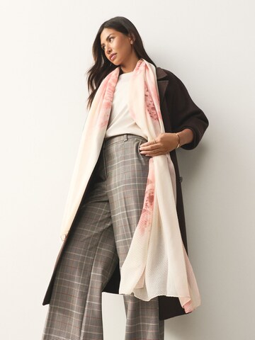 Next Kaulaliina värissä valkoinen