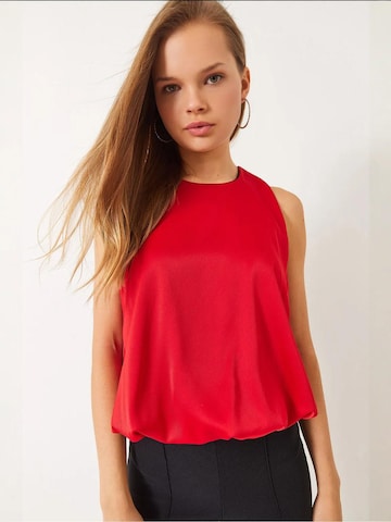 Chemisier Bianco Lucci en rouge : devant