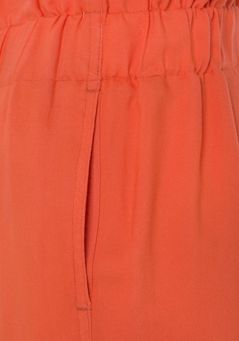 LASCANA Tapered Bandplooibroek in Oranje
