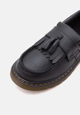 Pantofi 'Adrian' de la Dr. Martens pe negru