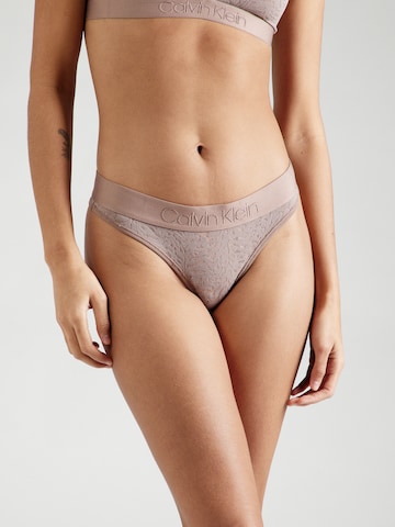 Calvin Klein Underwear Tanga – hnědá: přední strana