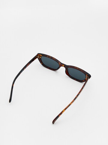 Pull&Bear Sonnenbrille in Braun