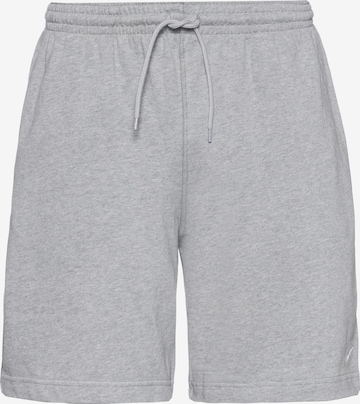 Regular Pantalon 'Club' Nike Sportswear en gris : devant