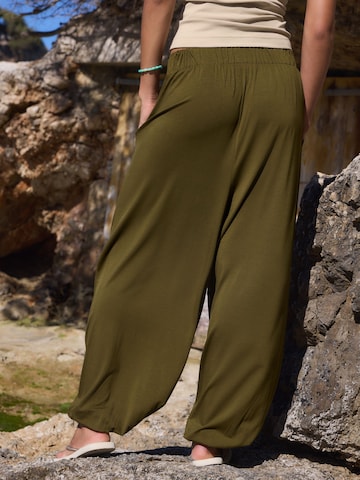 Loosefit Pantaloni di Next in verde