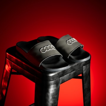 ADIDAS PERFORMANCE - Zapatos para playa y agua 'Audi F1 Team Adilette Comfort' en negro