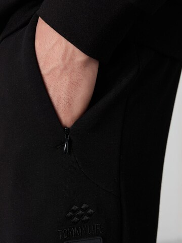 Tommy Life Sweatsuit in Black