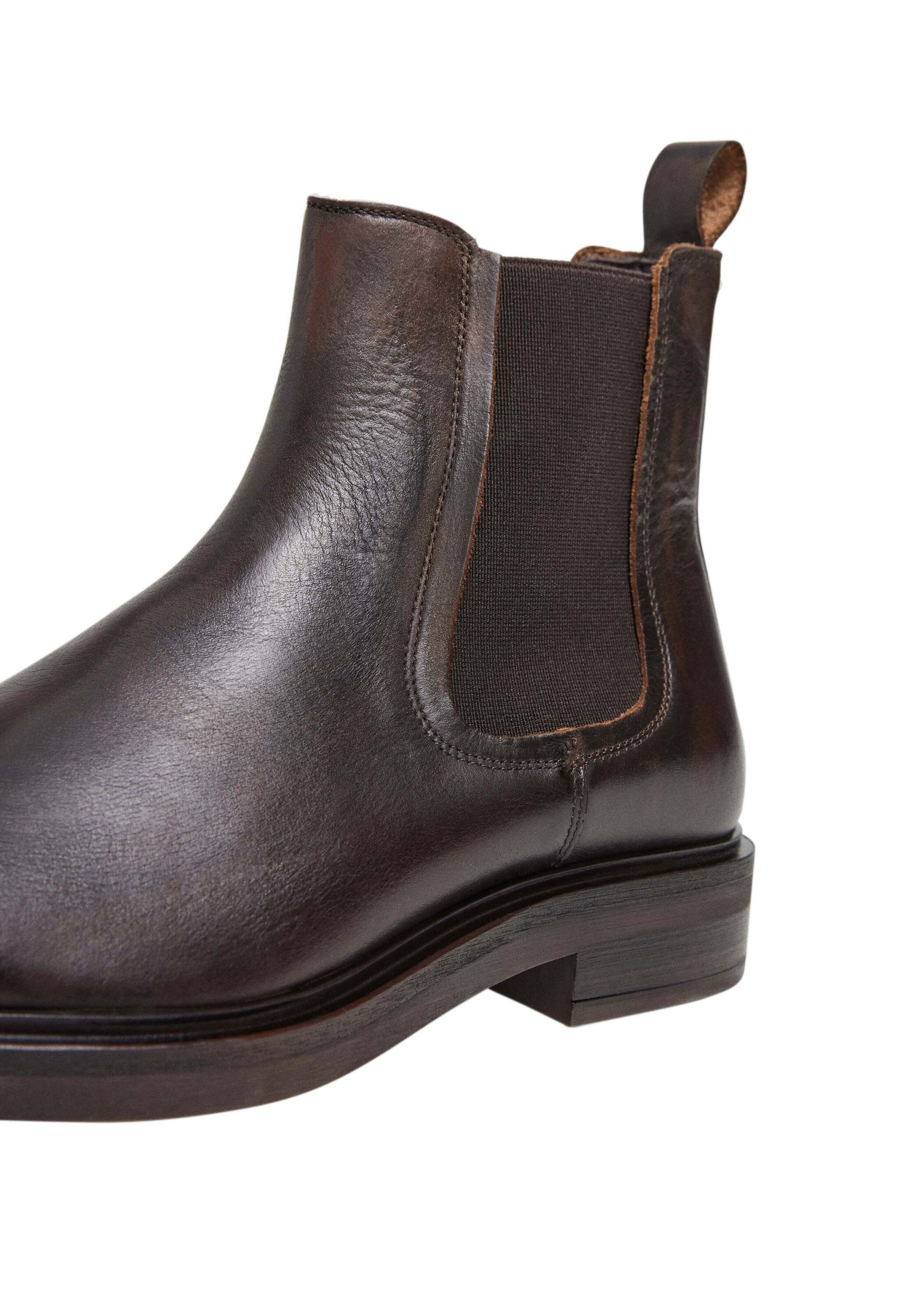 Hackett London Chelsea boots in Brown