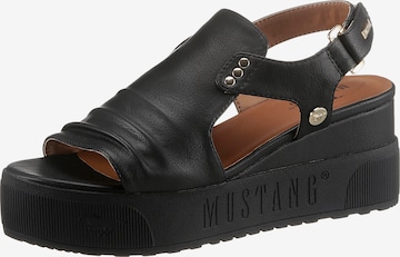 MUSTANG Sandal i svart: framsida