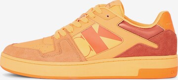 Calvin Klein Jeans Sneakers laag in Oranje: voorkant