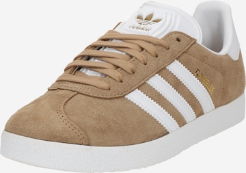 ADIDAS ORIGINALS Matalavartiset tennarit 'GAZELLE' värissä ruskea: etupuoli