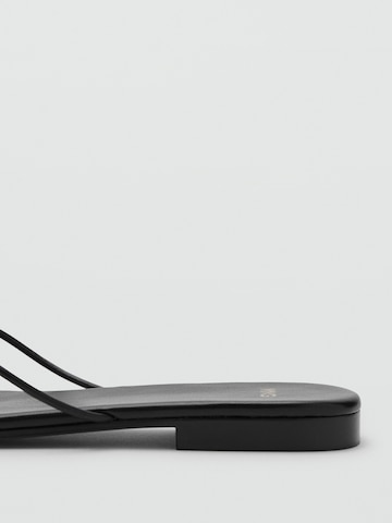 Flip-flops 'FRANIA' de la MANGO pe negru