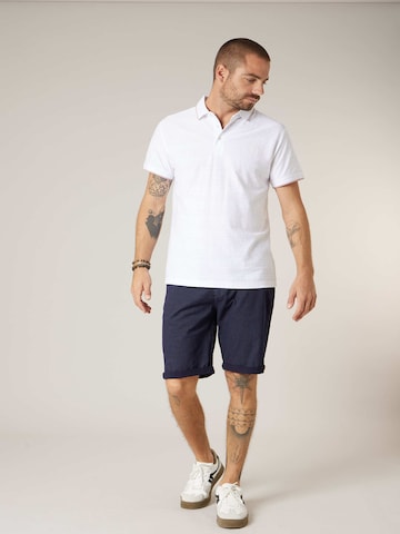 T-Shirt 'REVOLTIX ' Deeluxe en blanc