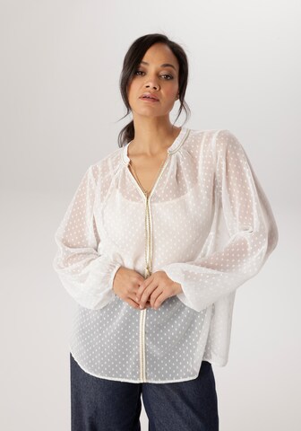 Aniston Blouse in White: front