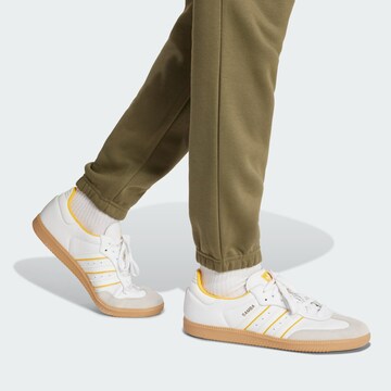 Effilé Pantalon 'Trefoil Essentials' ADIDAS ORIGINALS en vert