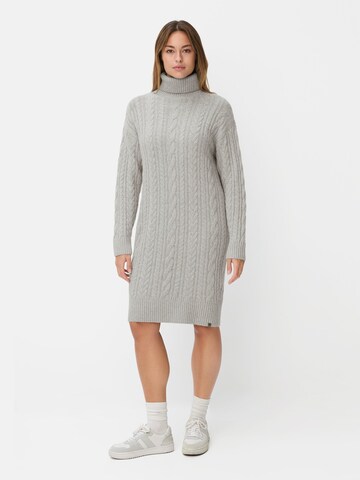 CAMEL ACTIVE Strickkleid mit Zopfstrickmuster in Grau: Vorderseite