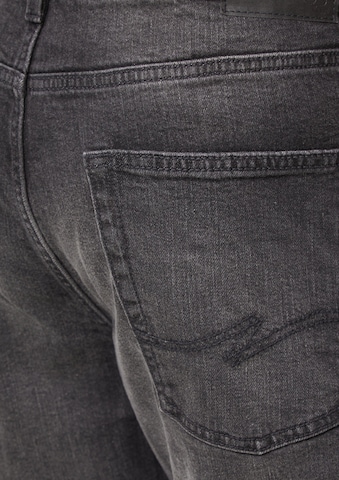 QS Regular Jeans 'Pete' in Grau