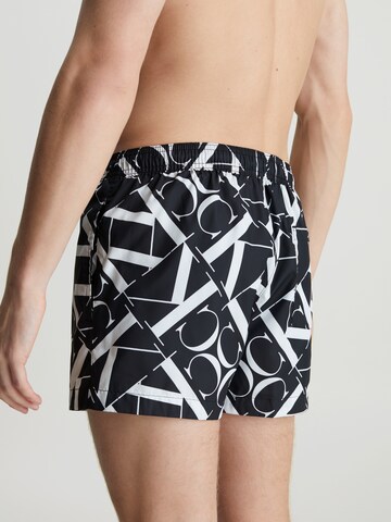 Calvin Klein Swimwear Regular Badshorts i svart