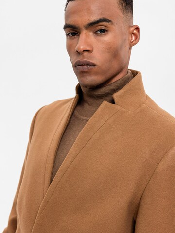 Antioch Between-seasons coat in Brown