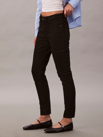 Calvin Klein Jeans Скинни Джинсы в Черный: спереди