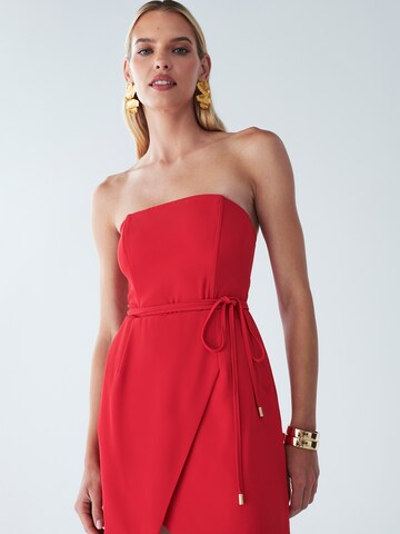 Abito 'Tyran' di BWLDR in rosso