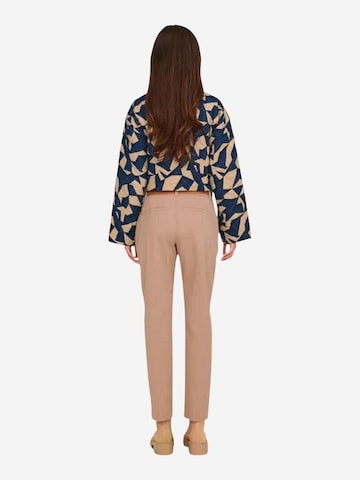 regular Pantaloni 'JDYCHICAGO MW BELT CHINO PANTS WVN NOOS 15311897' di Jaqueline de Yong in beige