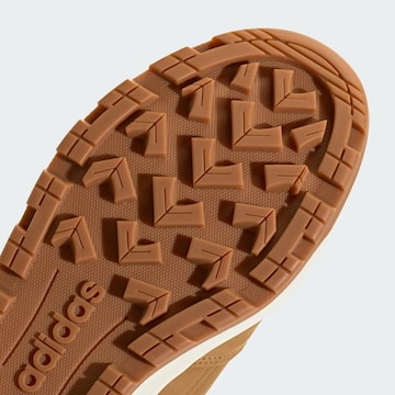 ADIDAS SPORTSWEAR - Botas com atacadores 'Frozetic 2.0' em castanho
