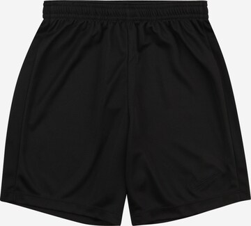 Regular Pantaloni sport de la NIKE pe negru: față