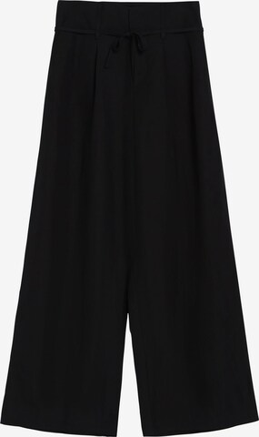 Bershka Wide leg Pleat-Front Pants in Black: front